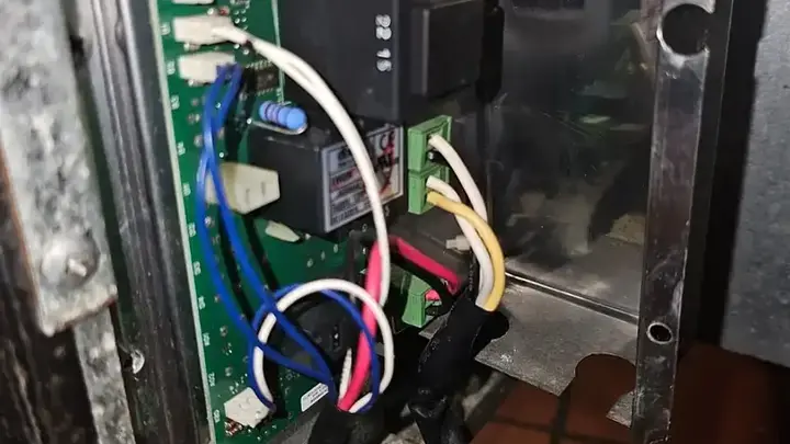 Commercial equipment control wiring